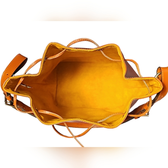 Louis Vuitton Noé EPI Bucket Bag Leather.  C01017 - Picture 6 of 16